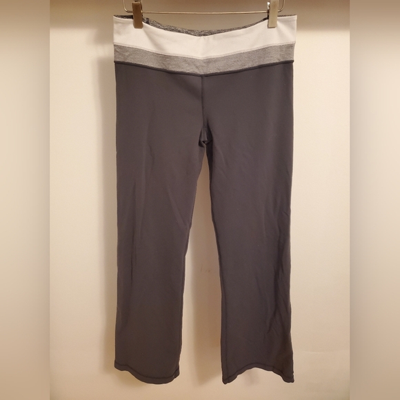 lululemon athletica Pants - Lululemon Reversible Yoga pants. Grey and white. Size 10.